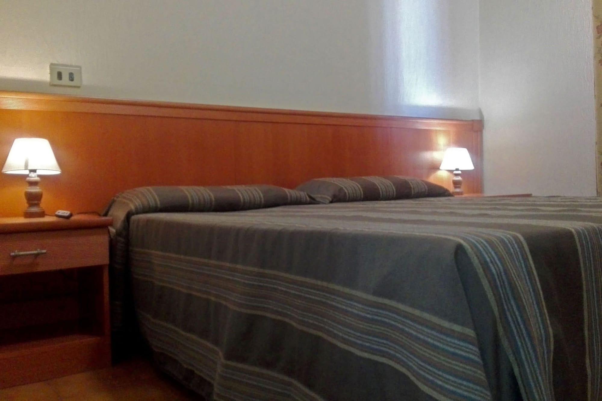 Hotel Cinecitta Рим Экстерьер фото