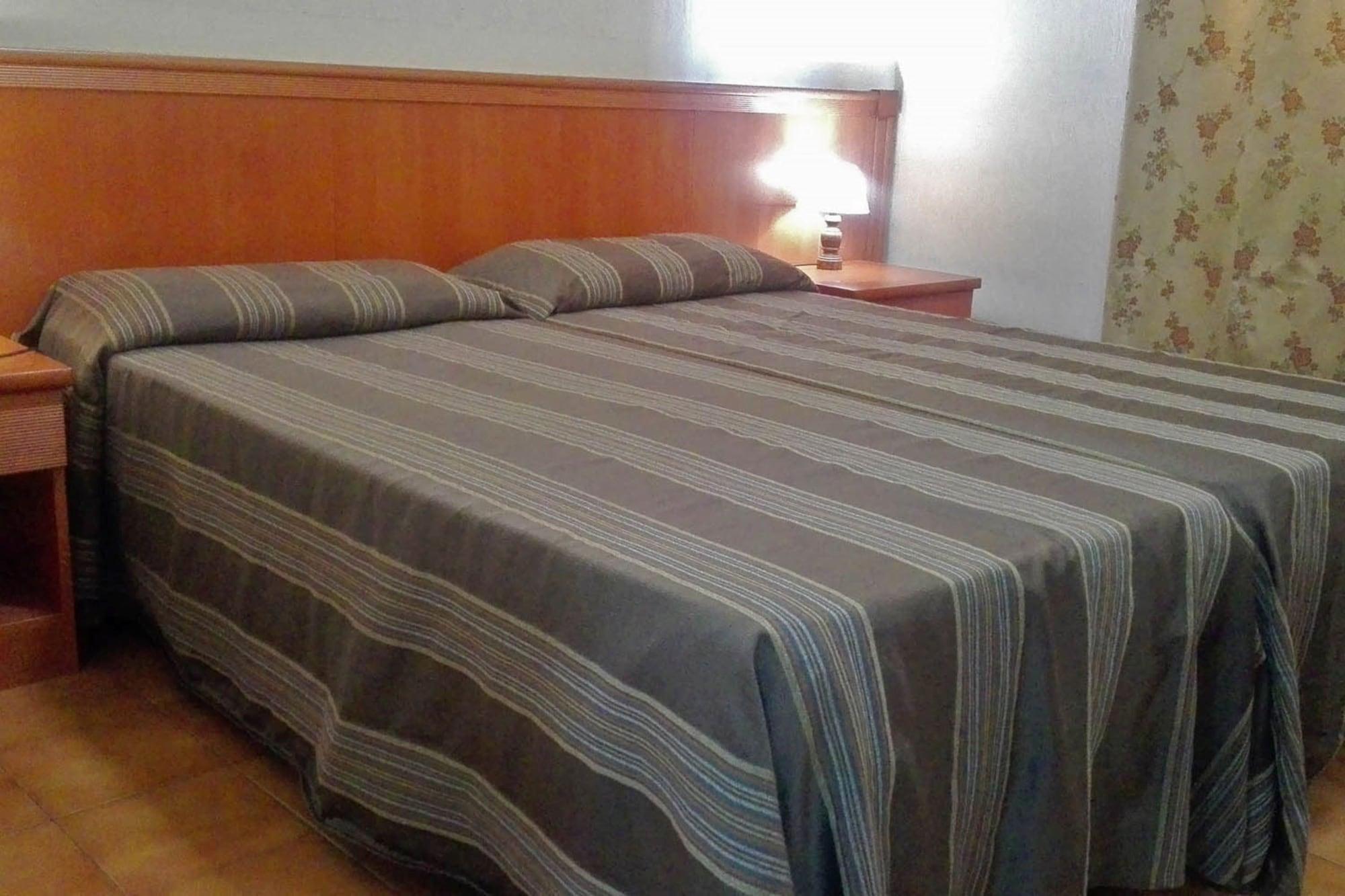 Hotel Cinecitta Рим Экстерьер фото