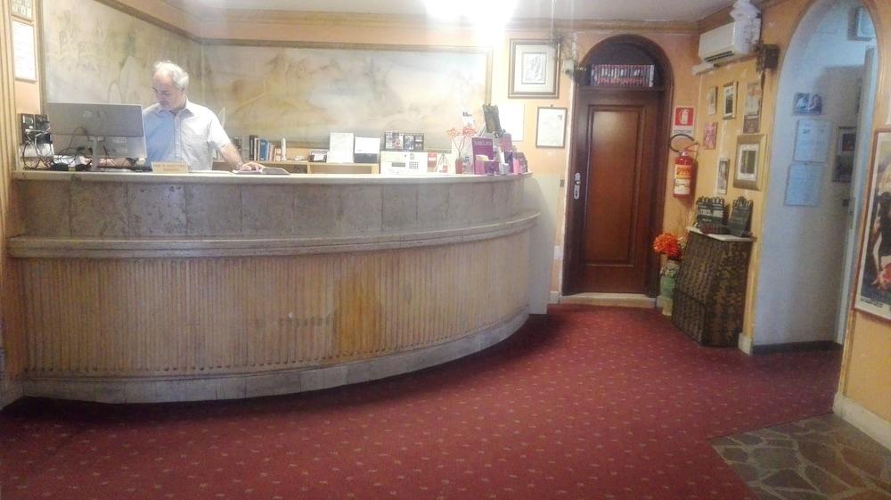 Hotel Cinecitta Рим Экстерьер фото