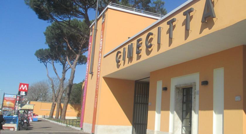 Hotel Cinecitta Рим Экстерьер фото