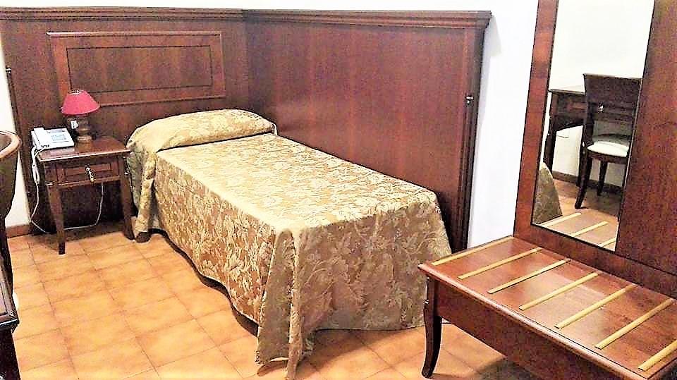 Hotel Cinecitta Рим Экстерьер фото